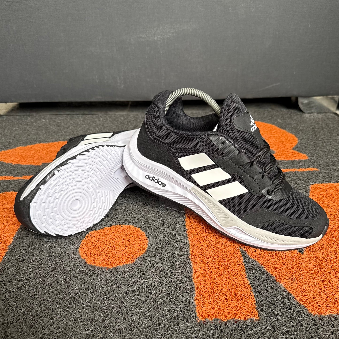 ADIDAS RUNNING NEGRO X BLANCO