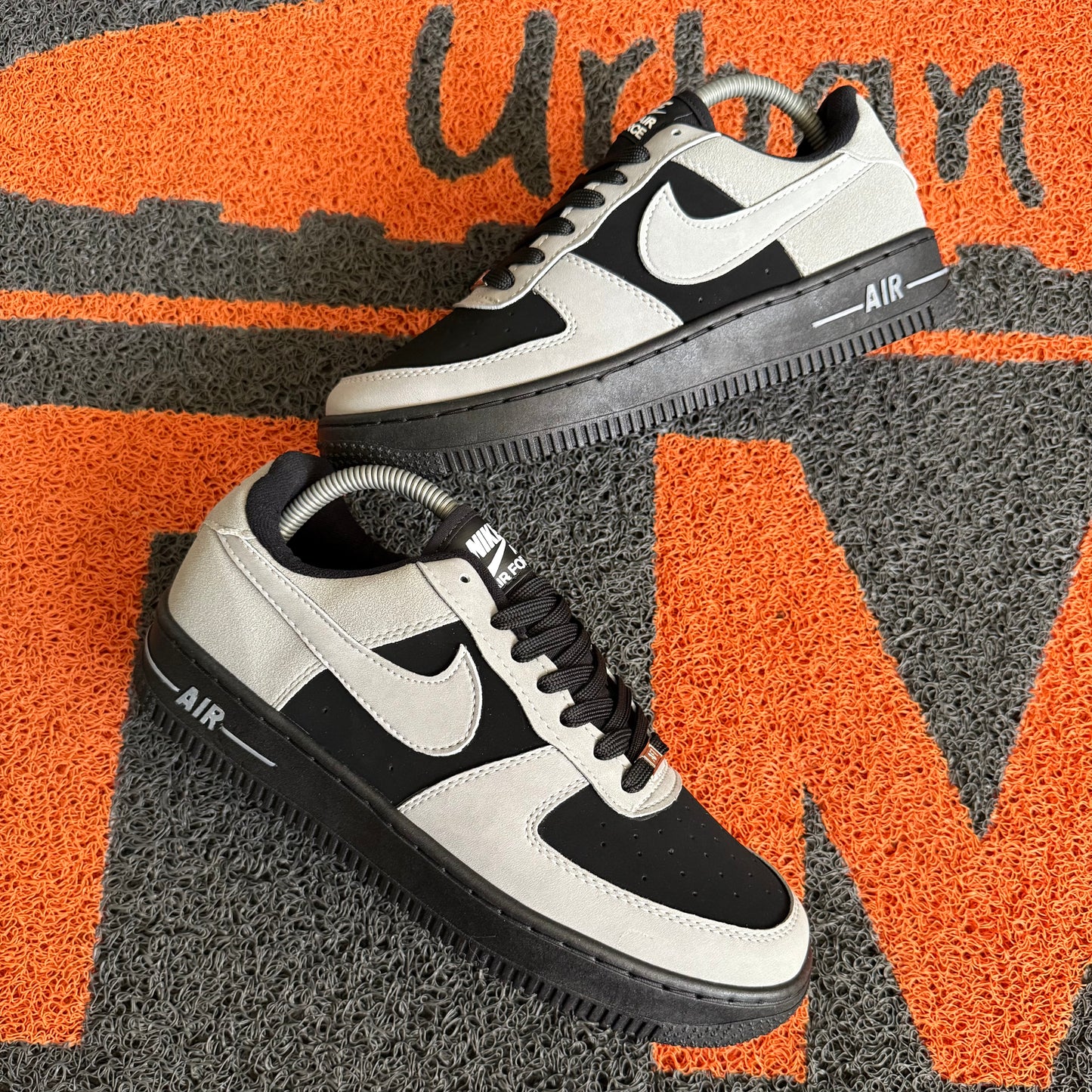 AF1 NEGRO X GRIS