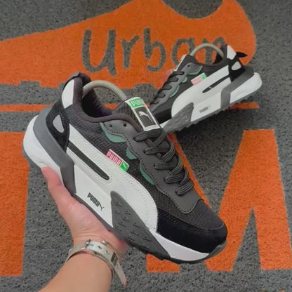 PUMA FUTURE NEGRO X BLANCO