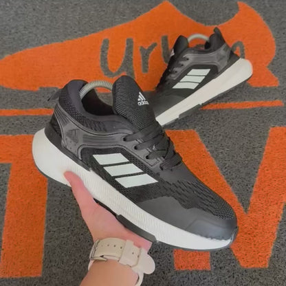 ADIDAS ULTRABOOST NEGRO SUELA BLANCA